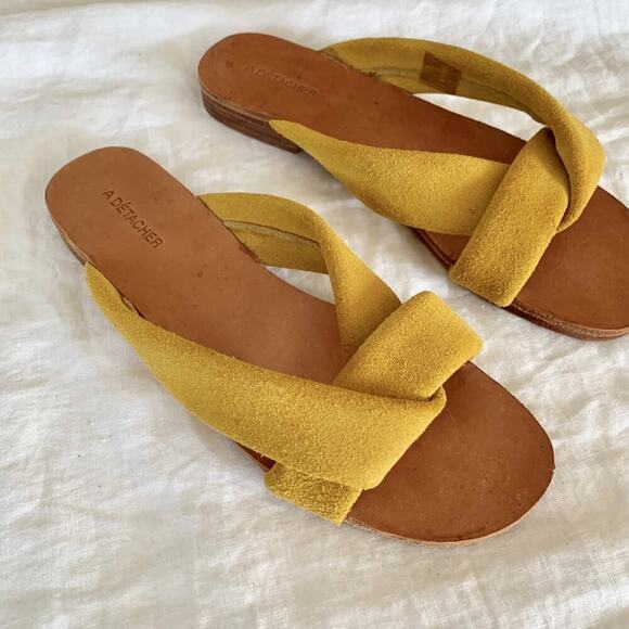 A Detacher Citron Suede Sandals - Picture 4 of 8
